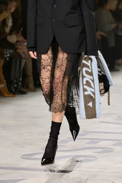 Look 63